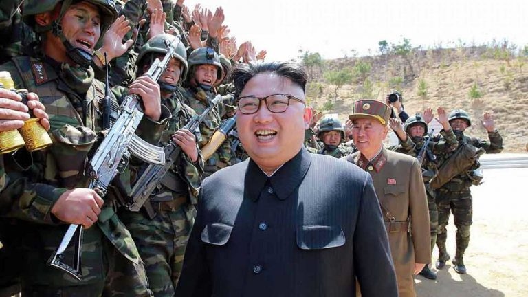 Corea del Norte insiste en lanzar proyectiles para presionar en diálogo sobre desarme