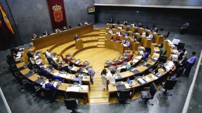 El Parlamento foral rechaza la referencia a Navarra en autogobierno vasco