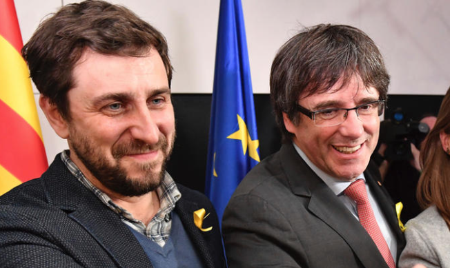 Puigdemont y Comín se estrenan como eurodiputados en el Parlamento Europeo