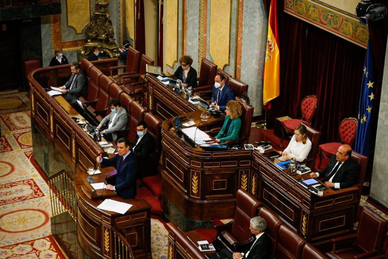 Sánchez anuncia una comisión bilateral con Canarias sobre efectos de la COVID