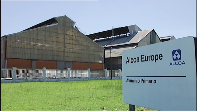 Sánchez: El Gobierno está buscando inversores para salvar la planta de Alcoa