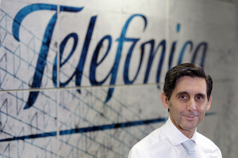 Telefónica ganó 830 millones de euros en el primer semestre, un 53,5 % menos