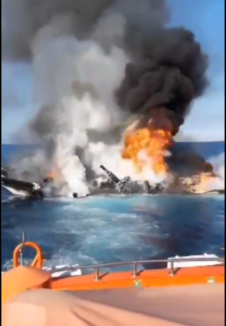 Rescatados los 4 tripulantes de un pesquero incendiado en aguas de Alicante
