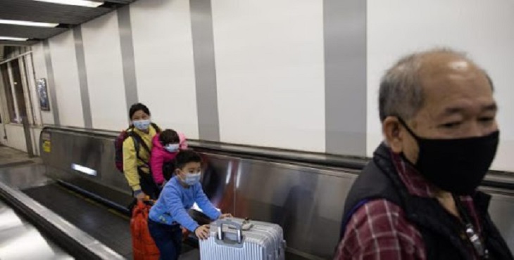 Malasia coronavirus: El cierre de fronteras deja a decenas de personas atrapadas en sus aeropuertos