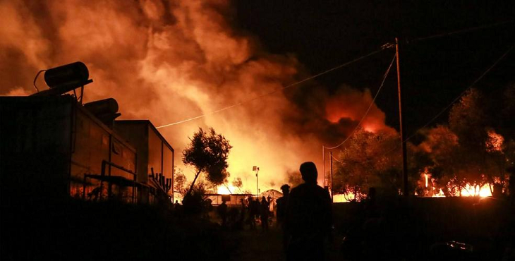 Grecia: Incendios obligan a evacuar el campo de refugiados de Moria