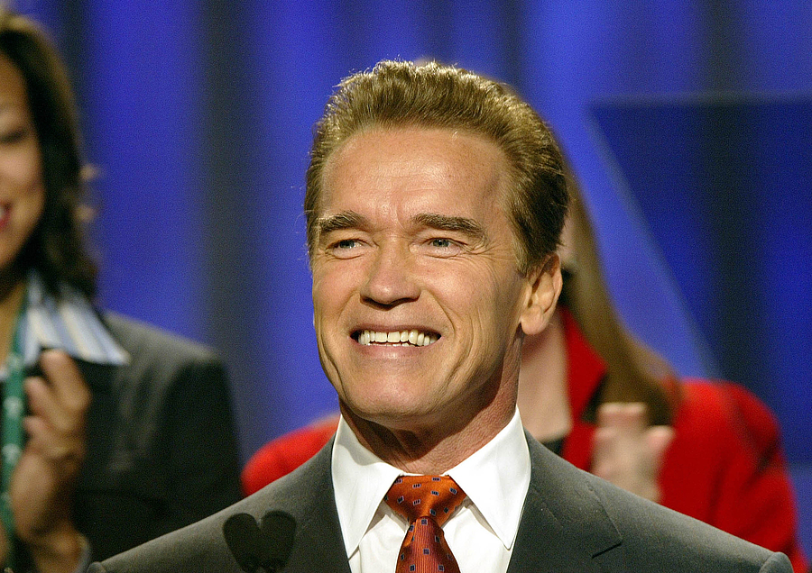 Long Beach - Dec 7: Arnold Schwarzenegger At The California Governor'S Conference On Women And Families At The Convention Center On December 7, 2004 In Long Beach, California