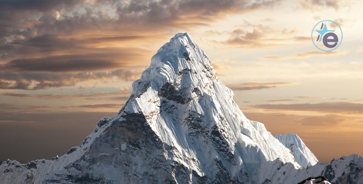 Fijan la altura del monte Everest y sigue como más alta del mundo