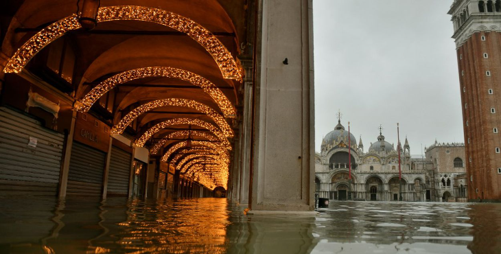 Venecia vuelve a ‘desaparecer’ bajo el agua debido a las fuertes lluvias