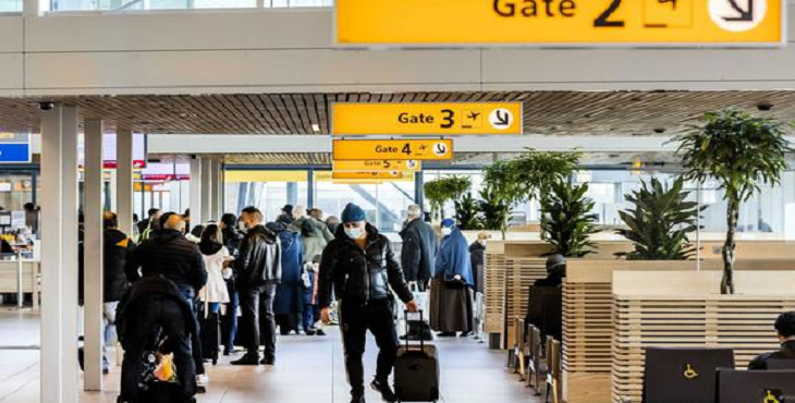 Países Bajos suspendió los vuelos procedentes de Reino Unido para frenar “mutación” del virus