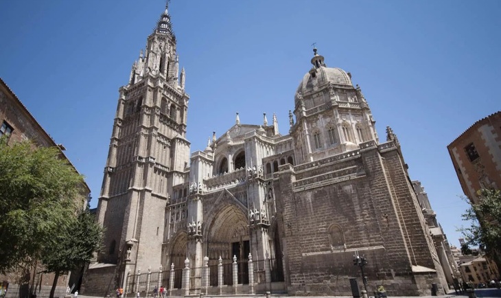 La Catedral de Toledo tiene nuevo deán tras la polémica por el vídeo de C.Tangana
