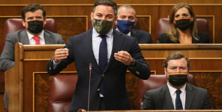 Abascal acusa a Sánchez de pactar con Otegi «los presupuestos de ETA»