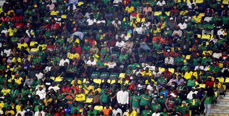 Numerosos aficionados mueren aplastados en la Copa de fútbol de Africa
