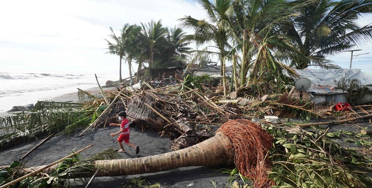 España reactiva la ayuda humanitaria a Filipinas por el «supertifón Rai»