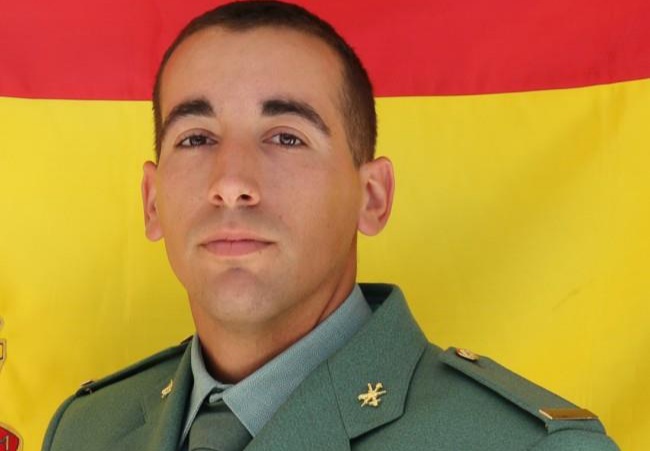 Muere un legionario al volcar un blindado en Viator (Almería)