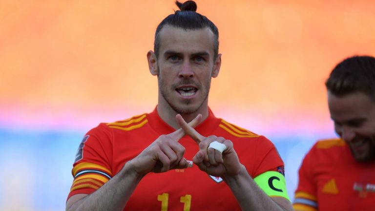Bale quiere seguir jugando al golf en Madrid y se ofrece… al Getafe