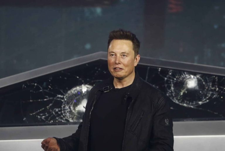 Elon Musk critica a Apple por eliminar su publicidad en Twitter