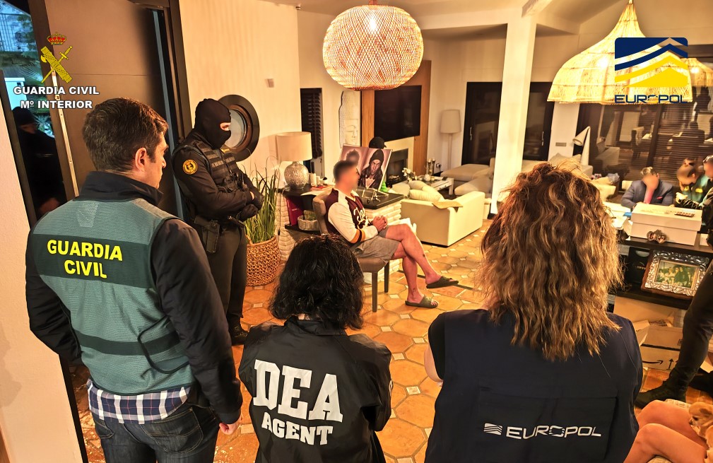 Imagen De La Guardia Civil Desmantela El Súper Cártel De La Cocaína Europeo Y Descabeza A Los “Señores De La Droga” En Dubái 2 Guardia Civil Senores De La Droga1