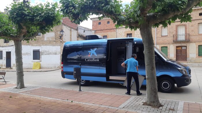 Imagen De El Comercio, La Solución Del Acceso Al Efectivo En La España Vaciada 6 Imagen Ofibus De