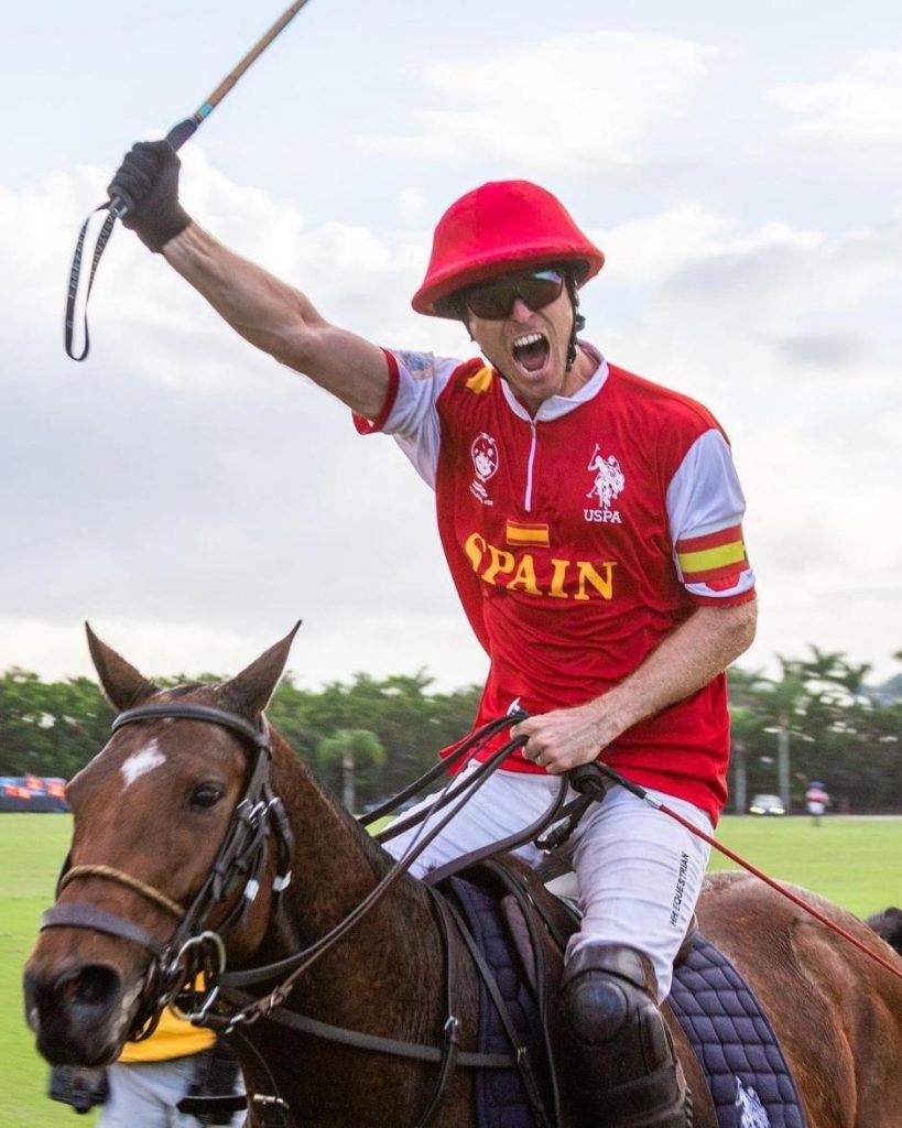 Pelazo Berazadi Celebra Su Victoria En El Mundial. Son Campeones Del Mundo De Polo 