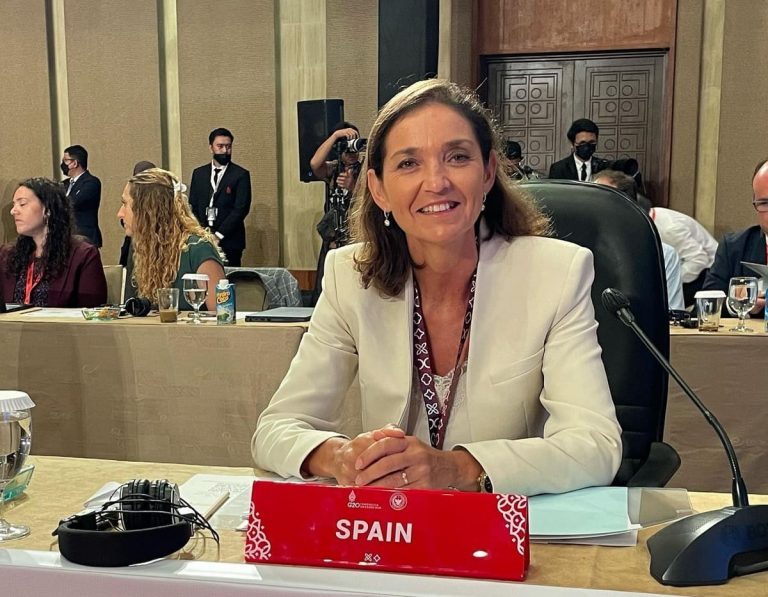 Reyes Maroto, la candidata a la alcaldía de Madrid que ya ha cobrado unos 327.000 euros brutos como ministra de Industria desde 2018