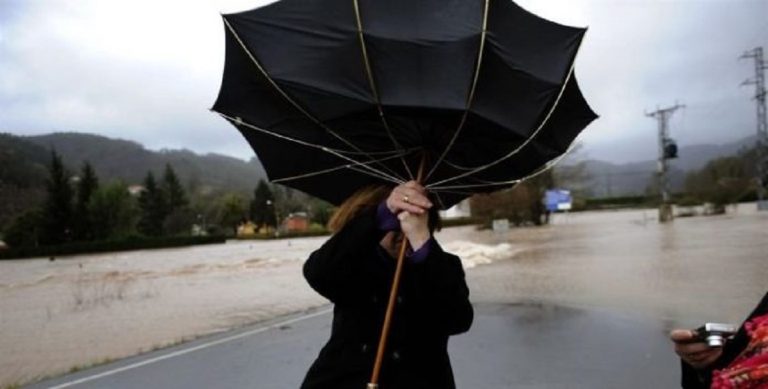 España en alerta por fuertes vientos, lluvia y nieve tras el paso de la borrasca Denise