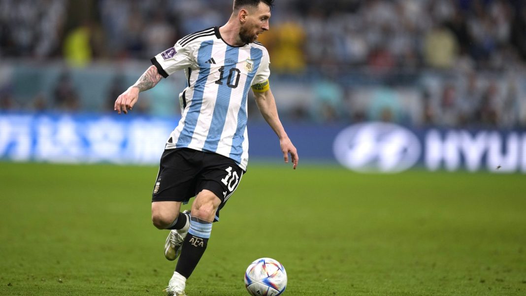 Lionel Messi jugando con Argentina