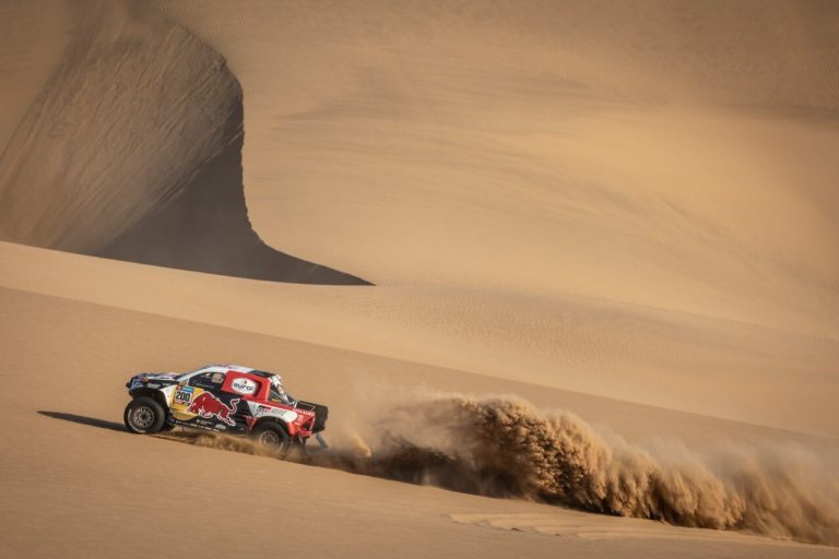 Toyota presenta su proyecto para el Dakar 2023