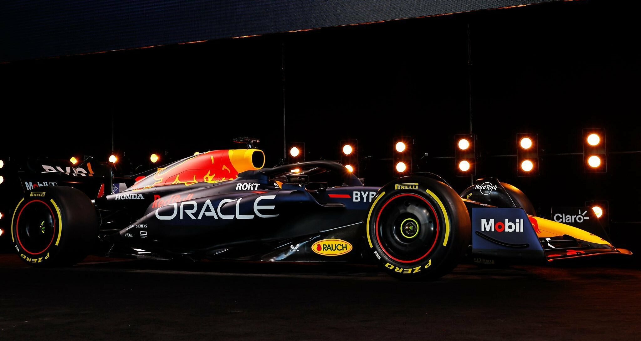 Red Bull presenta el RB19, su monoplaza para la temporada 2023 - Estrella  Digital