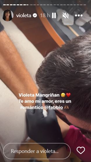 Imagen De Violeta Mangriñan, Emocionada Por El Nuevo Tatuaje De Su Novio, Fabio Colloricchio: «Me Ha Parecido Tan Romántico» 4 Tatuajevioleta3