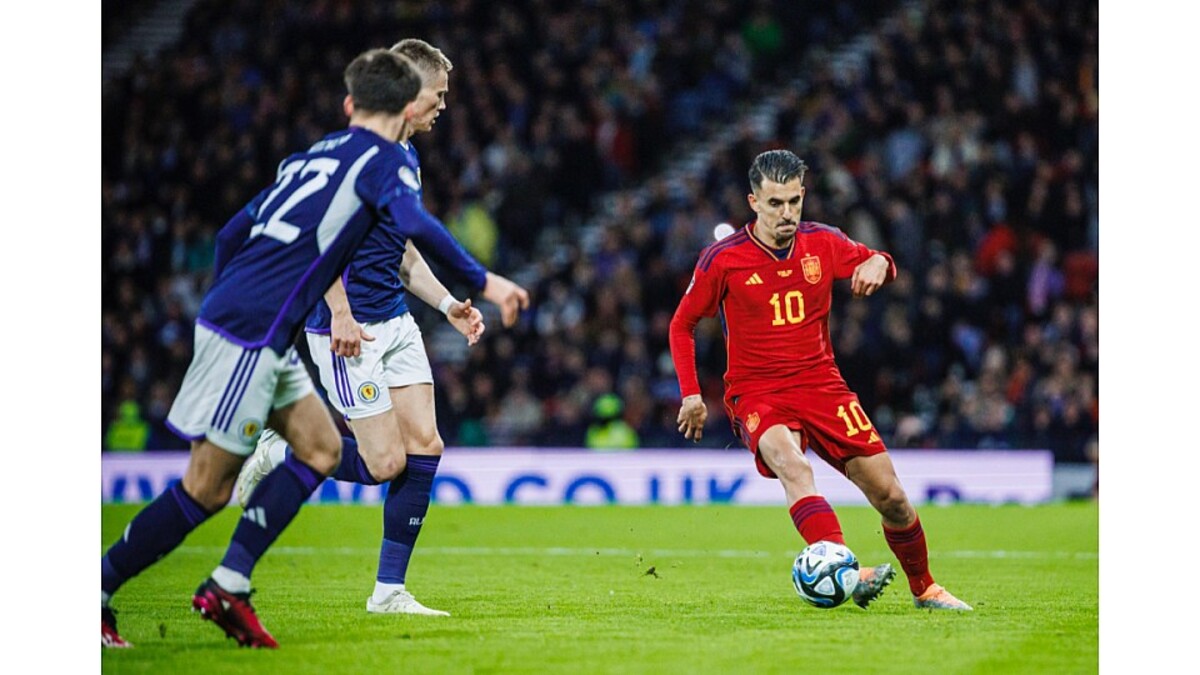 Imagen De La Nueva España De Luis De La Fuente Cae Contra Escocia 1 20 Whatsapp Image 2023 03 28 At 21.21.49