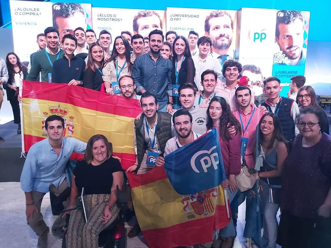 Imagen De El Presidente De Nngg Del Pp De Sevilla Tras Problemas Con La Dirección Provincial 2 Nngg Del Pp De Sevilla 3