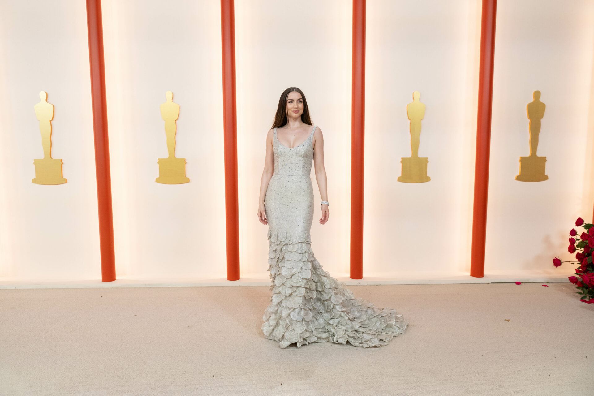 Imagen De Descubre Los Mejores Modelos En La Alfombra Champán De Los Oscars© 2023 23 95 Ar 0595