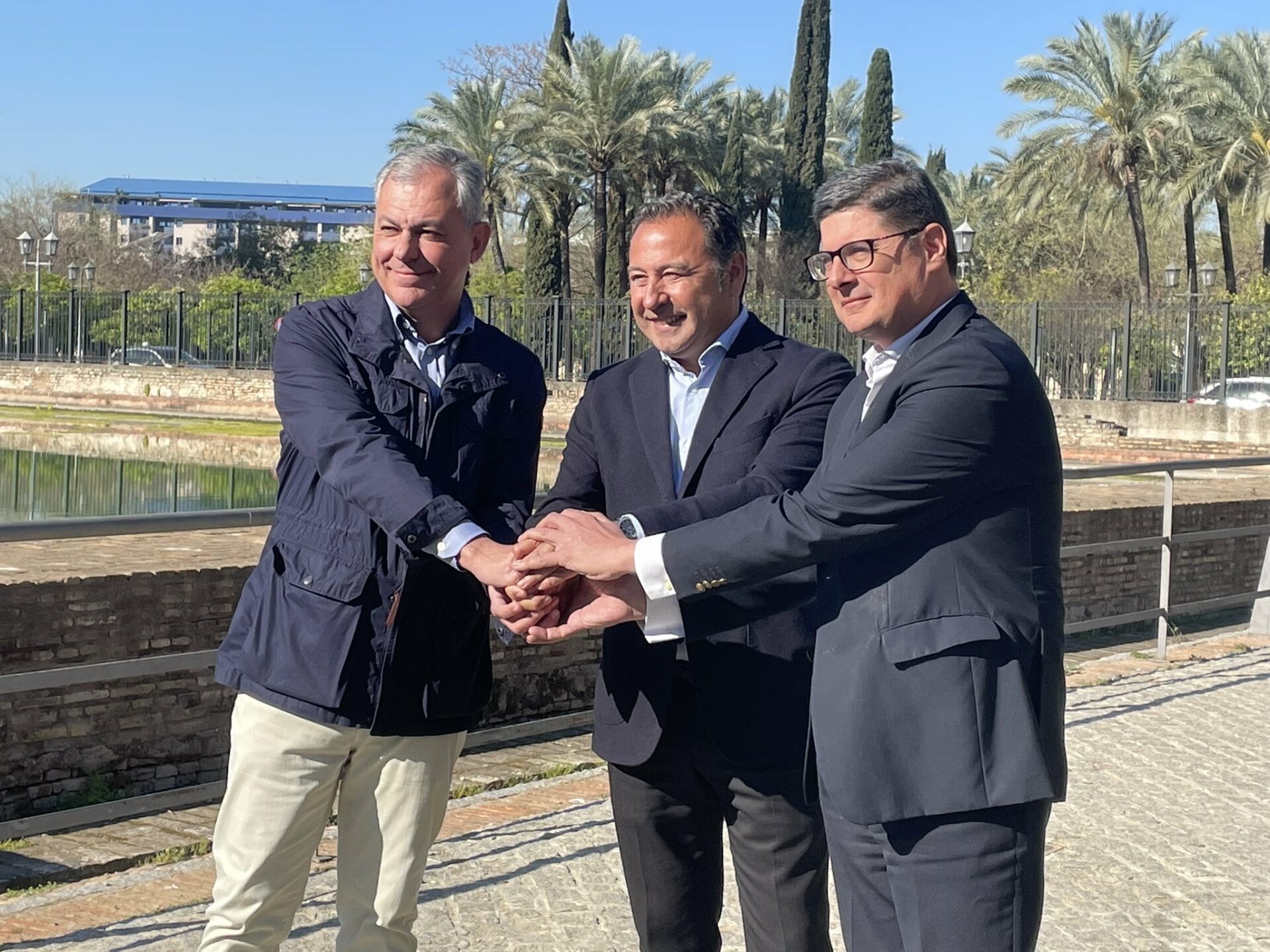 Imagen De El Ex Portavoz De C'S Álvaro Pimentel Se Suma A Las Filas Del Pp Sevilla 1 Álvaro Pimentel José Luis Sanz Pp Sevilla Ciudadanos 2