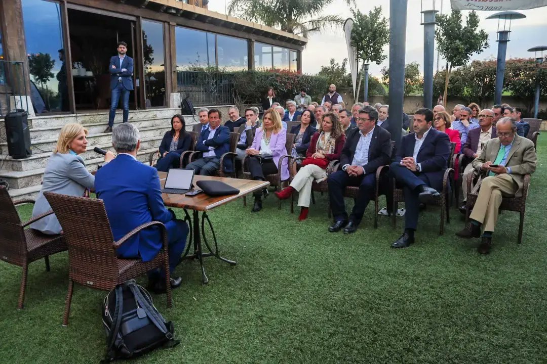 Imagen De García-Pelayo, Arropada Por La Dirección Nacional Del Pp Para Su Candidatura En Jerez 1 Jerez García-Pelayo Juan Bravo 2