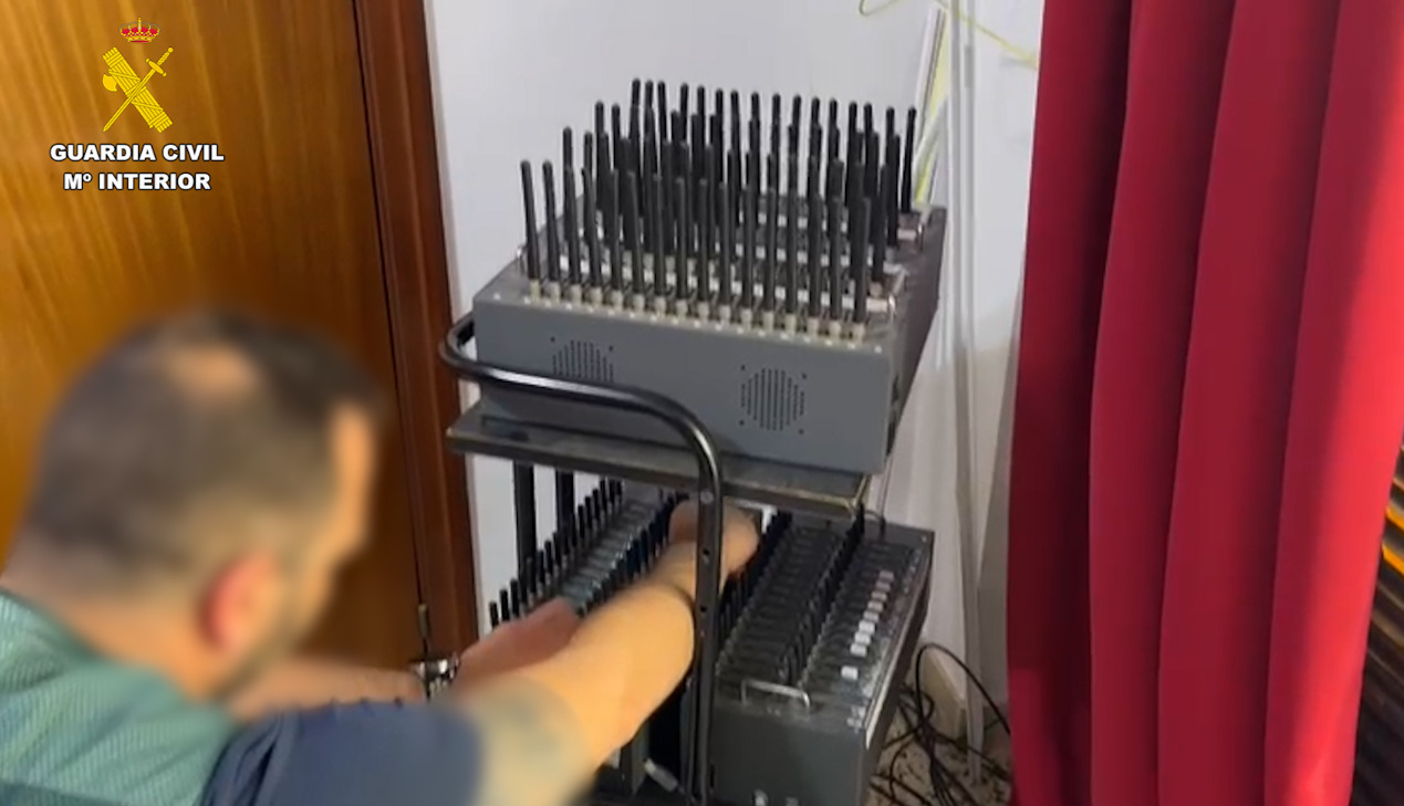 Imagen De Detenido En Almería Un Estafador Que Llegaba A Enviar Más De 120.000 Sms Fraudulentos 1 Imagen 9