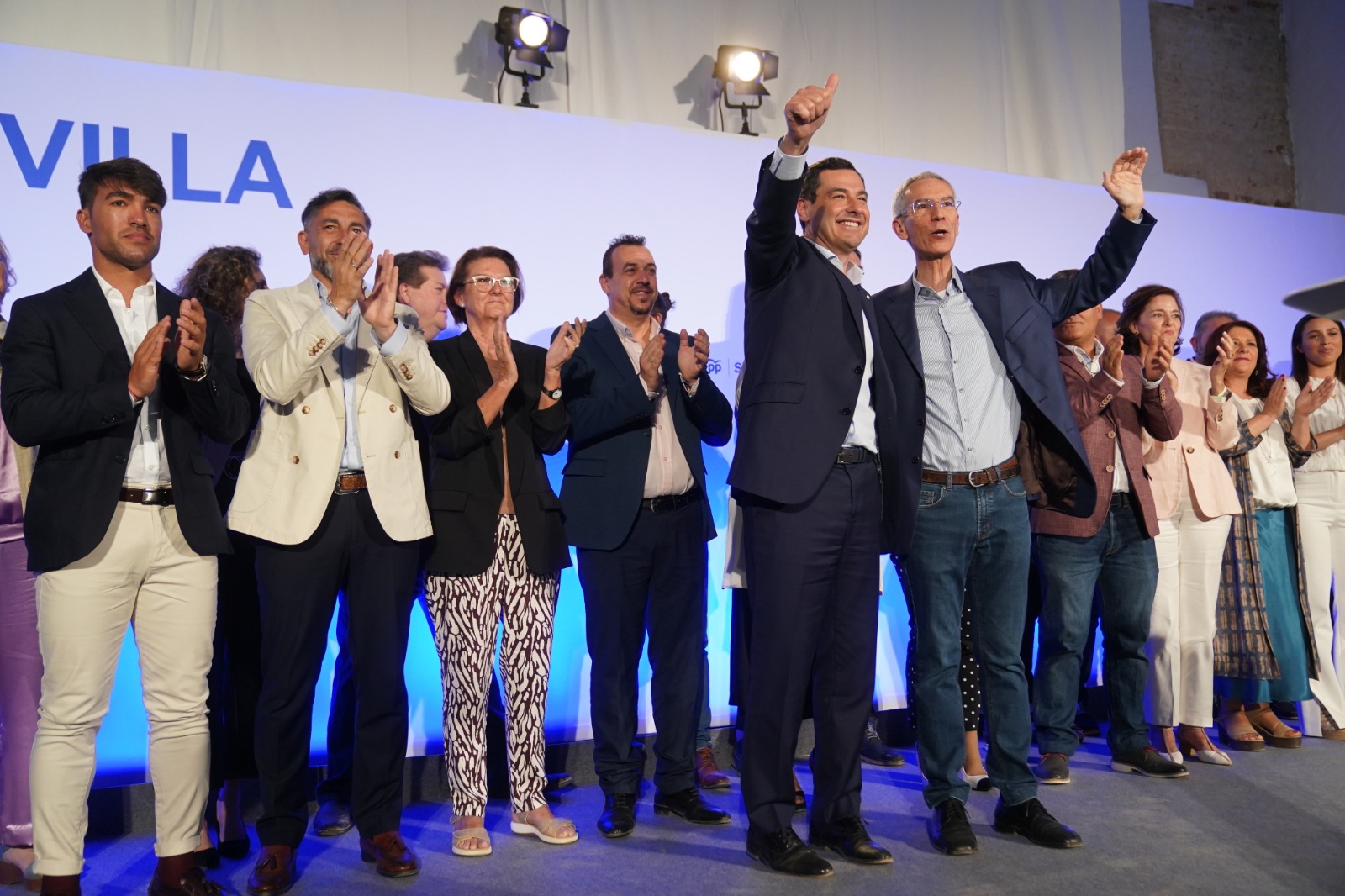 Imagen De El Barómetro De Centra Mantiene Al Pp Al Frente En Andalucía Con Un 41,4% Sobre El 24,7% Del Psoe 1 Juanma Moreno Curro Jiménez Utrera Sevilla Pp 1