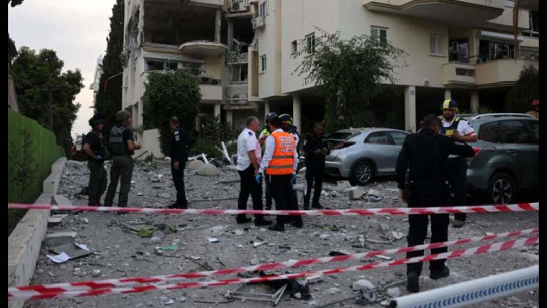Caída de misil en Rehovot, al sur de Tel Aviv