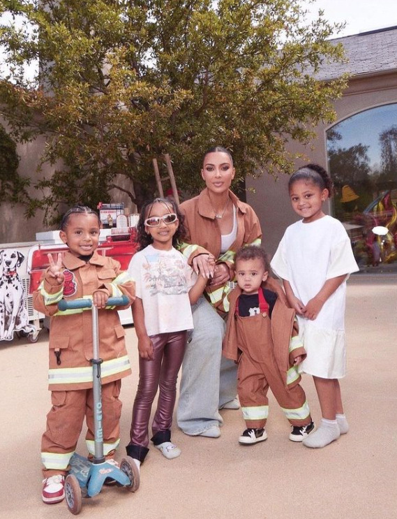 Imagen De La Impactante Sinceridad De Kim Kardashian Sobre La Maternidad: &Quot;Lloro Hasta Quedarme Dormida&Quot; 2 Captura De Pantalla 2023 05 22 A Las 13.22.41 2