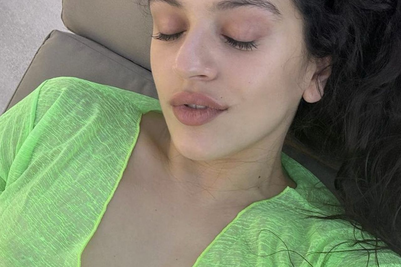 Imagen De Irene Montero Apoya A Rosalía Tras La Publicación De Sus Fotos Fake Desnuda 1 Jc Reyes Publica Una Foto Falsa De Rosalía