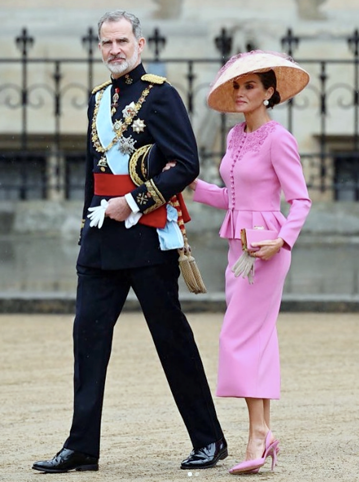 Imagen De Letizia Triunfa Con Sus Estilismos En La Coronación De Carlos Iii 3 Reyes3