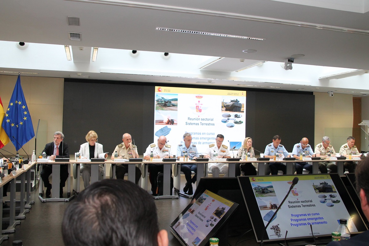 Imagen De Valcarce Se Reúne Con La Industria De Defensa Vinculada Al Sector Terrestre 1 53005460086 68A98Ce475 K