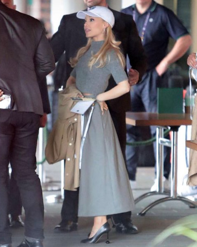 Image of Ariana Grande surprises her fans without a wedding ring at Wimbledon 1 Screenshot 2023 07 17 On 12.06.02 1