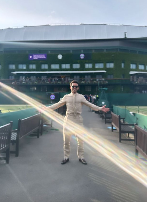 Image of Ariana Grande surprised fans without a wedding ring at Wimbledon 2 Screenshot 2023 07 17 V 12.06.12