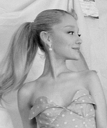 Image of Ariana Grande surprised fans without a wedding ring at Wimbledon 5 Screenshot 2023 07 17 On 08/12/20 1