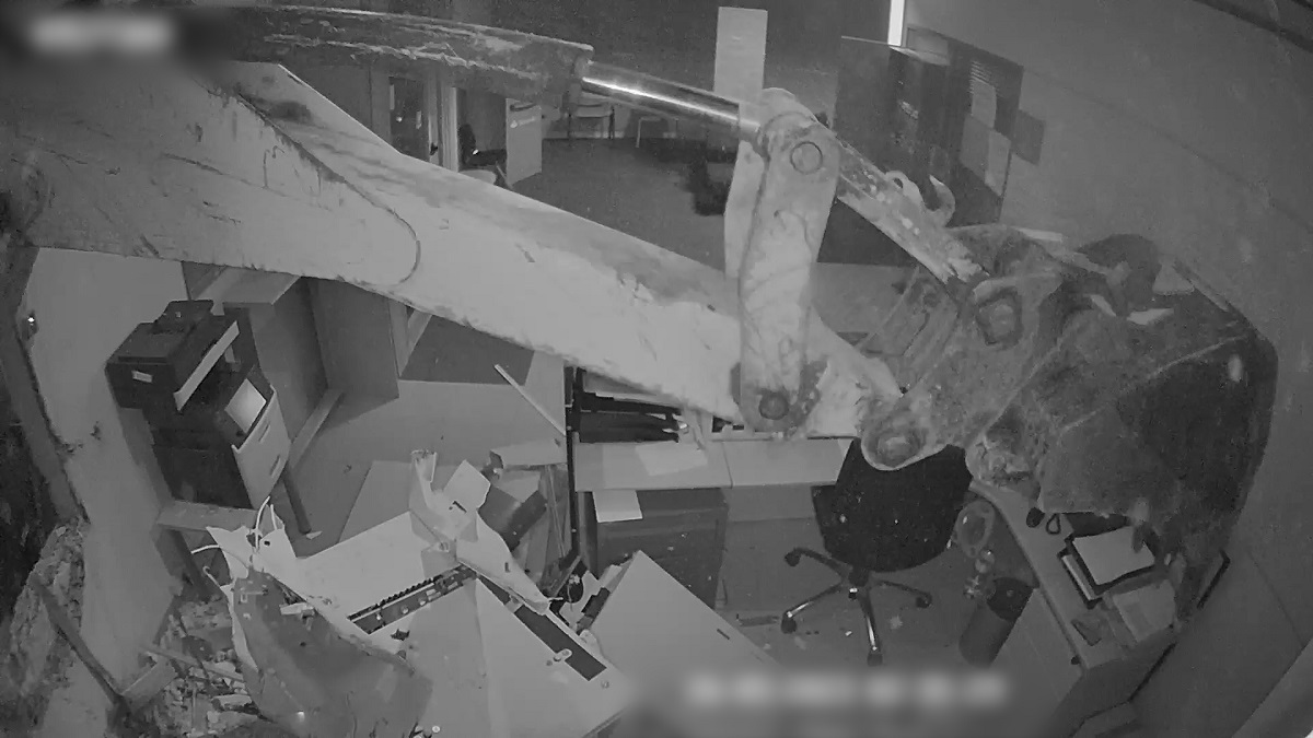 Imagen De Cae En Toledo Un Grupo Criminal Que Usaba Una Excavadora Para Robar Cajeros 1 Toledo
