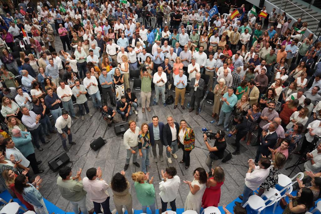 Juanma Moreno Pp Andalucía Junta De Andalucía Partido Popular Málaga Elías Bendodo