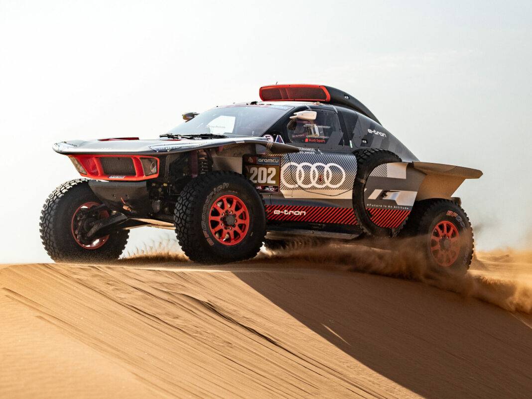 Audi Sport Dakar Peterhansel Sainz motor