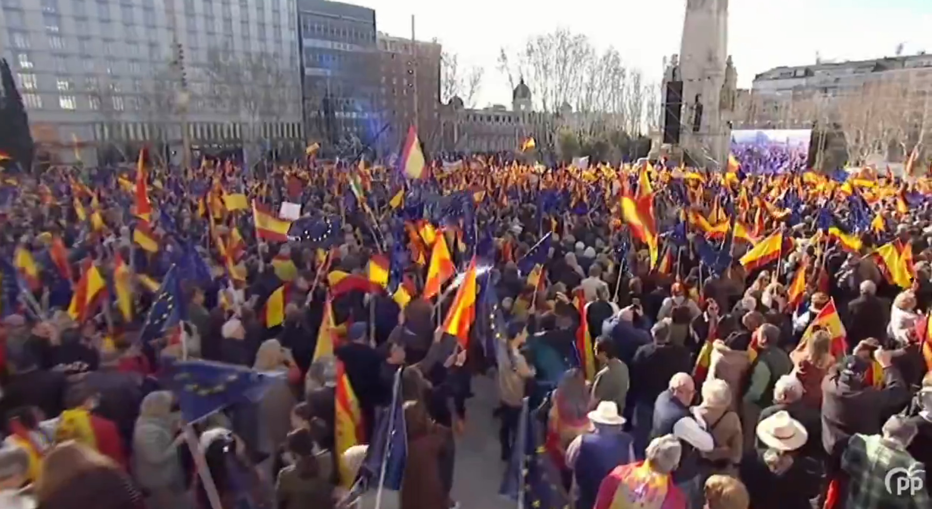 La manifestación convocada por el PP en Madrid reúne a miles de personas en contra de la amnistía