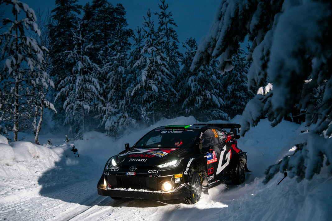 Rally Suecia Toyota Evans deportes motor nieve WRC
