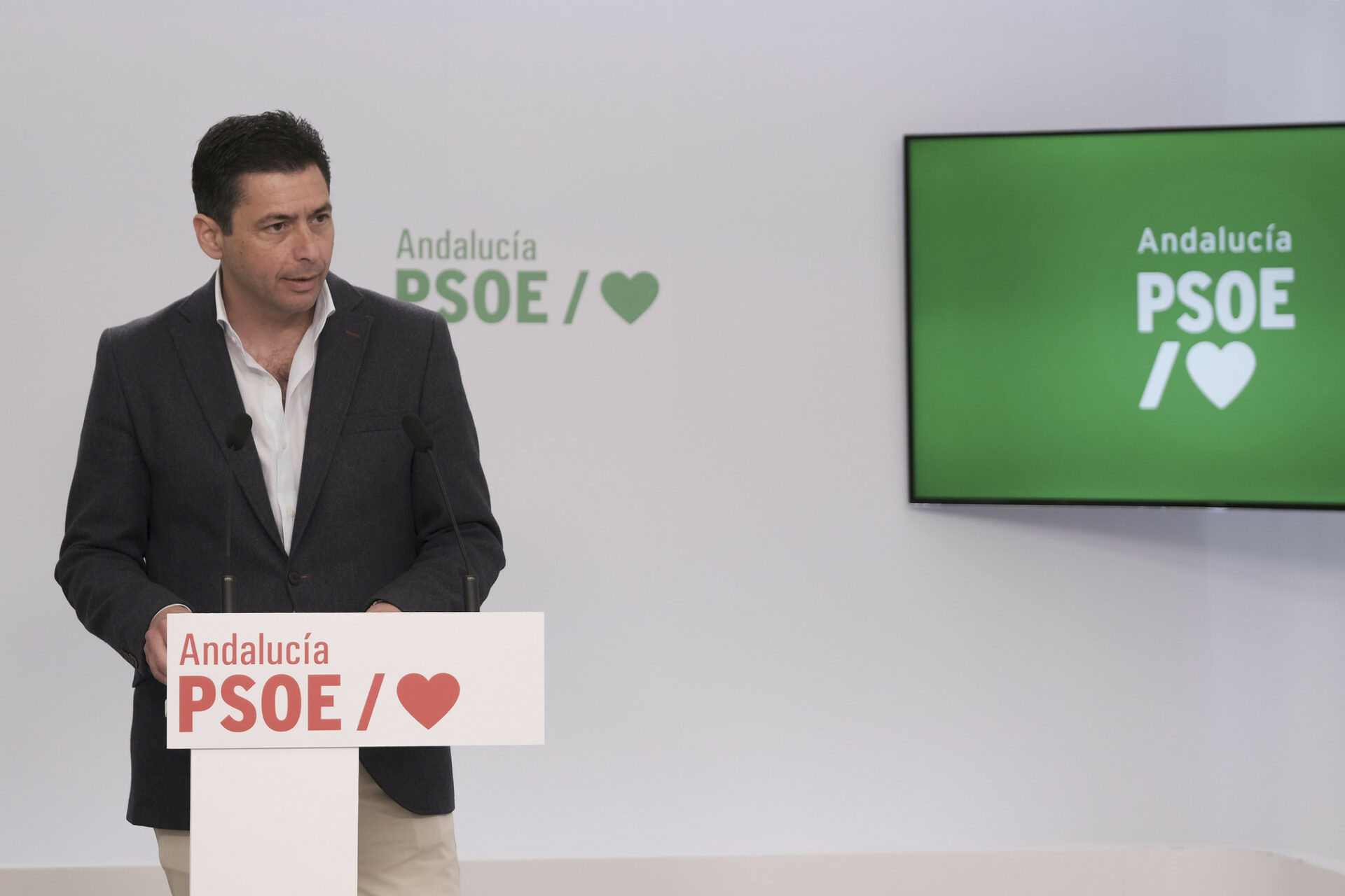 PSOE Andalucía denuncia las contrataciones a dedo en sanidad privada justificadas por la Junta